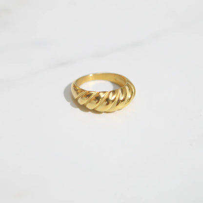 PAE - 18K GOLD RING